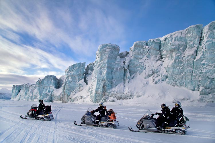 Arktis Tours - Winterlandschaft Spitzbergen