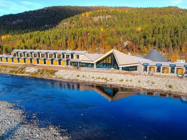 Arktis Tours Herbstfarben am Alta Fluss - Naturerlebnisse & Fine Dining