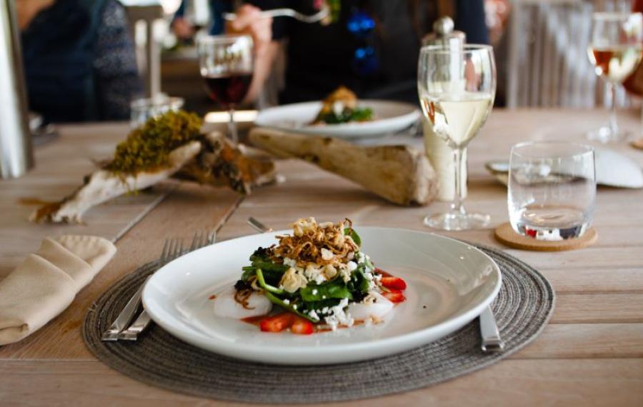 Arktis Tours, Maple Leaf Adventures, Food