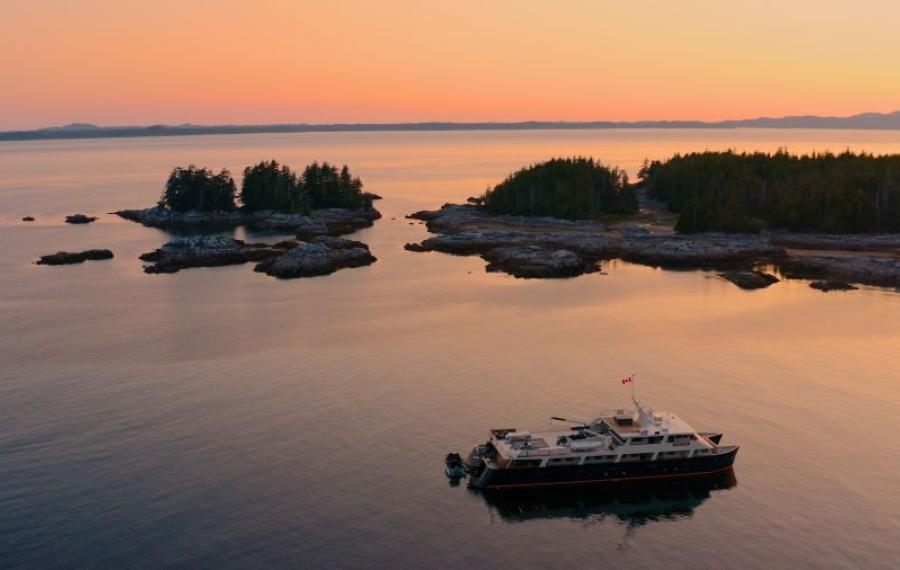 Arktis Tours, Maple Leaf Adventures, Cascadia