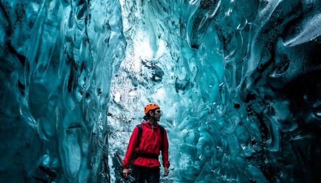 Arktis Tours - Polarlicht, Gletscherhöhlen, Eis & Feuer