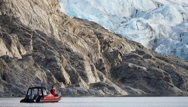 Arktis Tours - Spitzbergen - die Arktis zu Fuß und mit dem Boot erleben