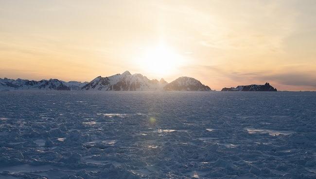Arktis Tours Sehnsuchtsziel Nordpol - 90° Grad Nord - Scoresby Sund