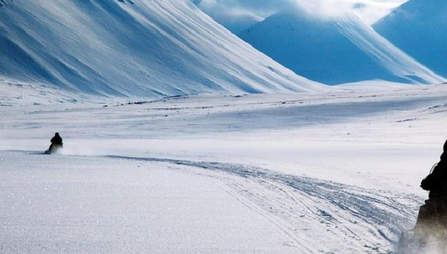 Arktis Tours Gletscherblau und Schneeweis – Snowmobil Safari Spitzbergen